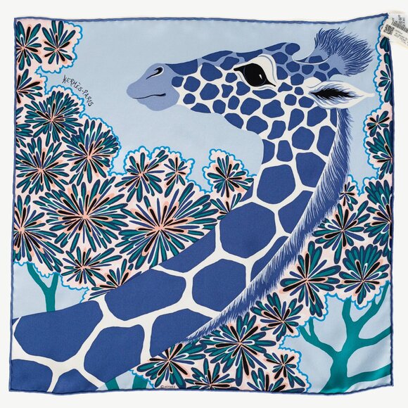 Hermes Silk The Three Graces Zoom Scarf in 45 Bleu Ciel Encre Vert - Picture 2 of 7